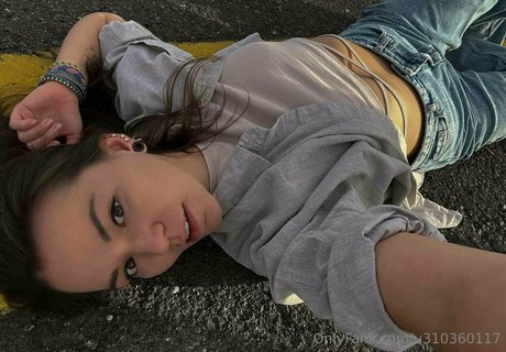 tania eve Profile pic