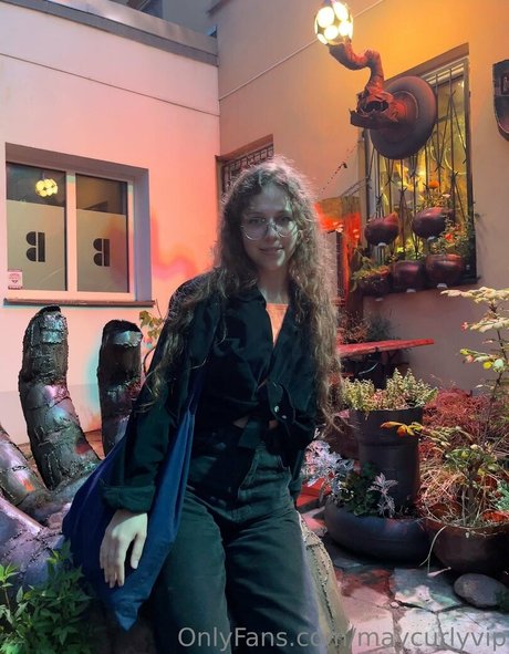 maycurlyvip sex star photo