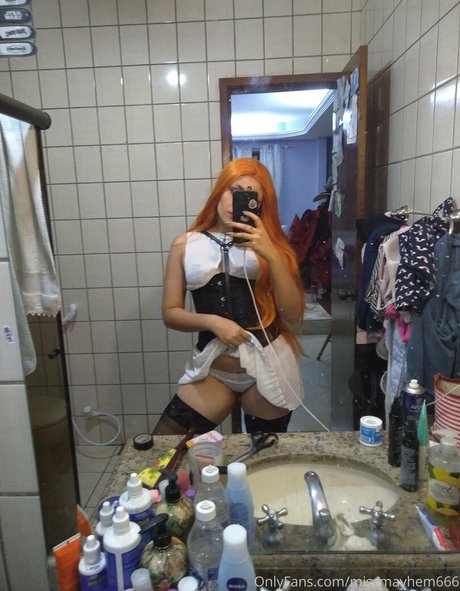 mayhemandbacon nude star photo