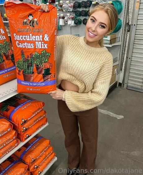 DakotaJane Profile pic