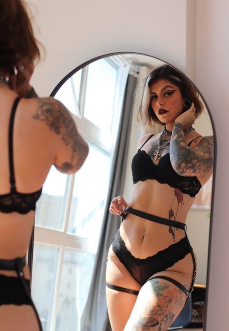 Hazyharlxt sex model images