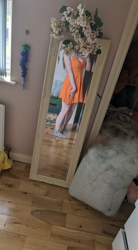 Bat Maisie beautiful star photos