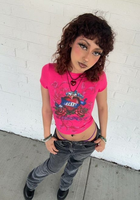 zariii 444 nudes model image