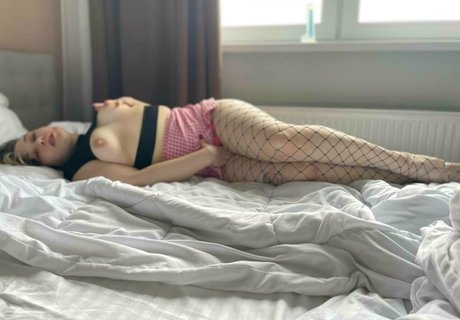 eva skyangel pretty pornstar gallery