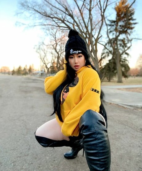 Lily Le model pornographic gallery