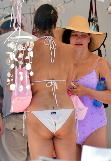 Melanie Sykes erotic pornstar pics