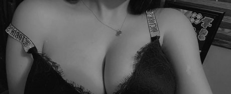 emswrldxo high quality actress pic