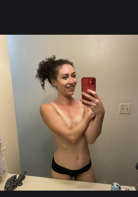 Jess Brohard hot model photo