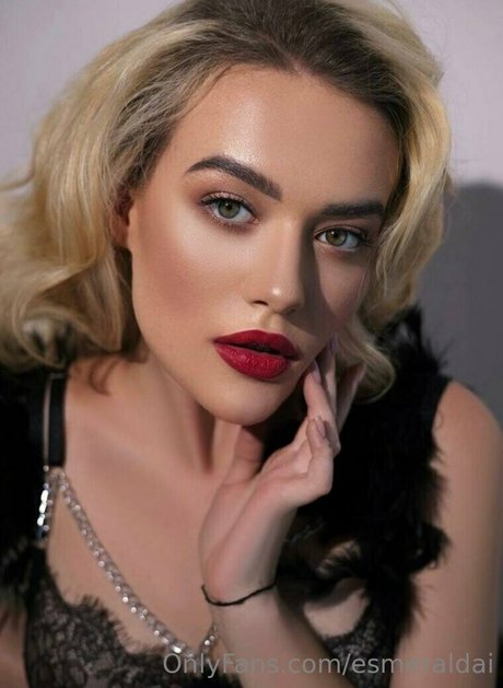 esmeraldai top actress picture