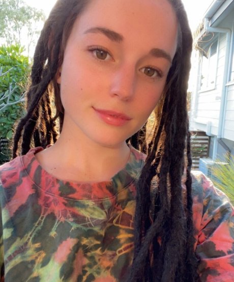 Skye Sharp star sexy photo