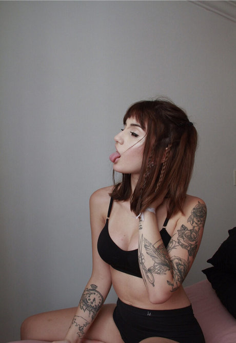 Taiga Tondorf model naked pics