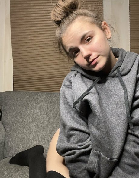 ryliefoxx naked actress img