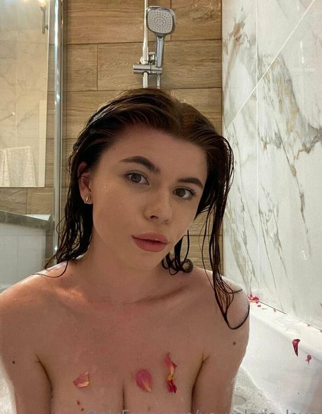 Vlaeria star porn pictures