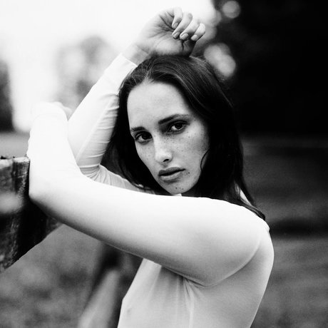 Paula Szenejko model top picture