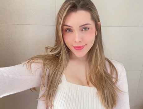 Olivia Herdt naked actress img