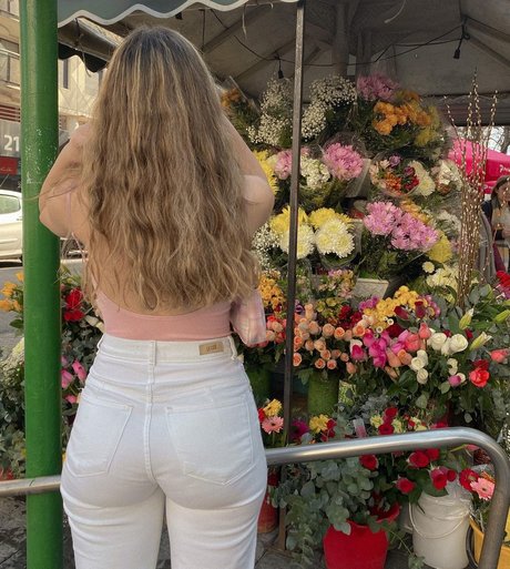 Olivia Herdt star sexy photo