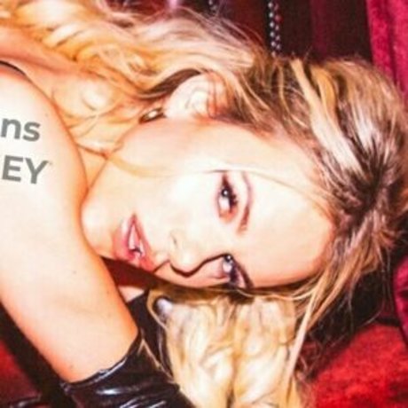 transbritneyspears porn model image