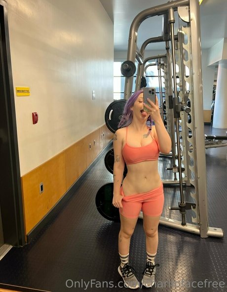 charliofacefree sexy model gallery