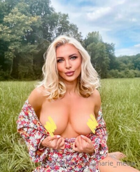 marie meow model pretty photo