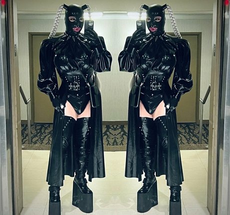 mistressyumi model images