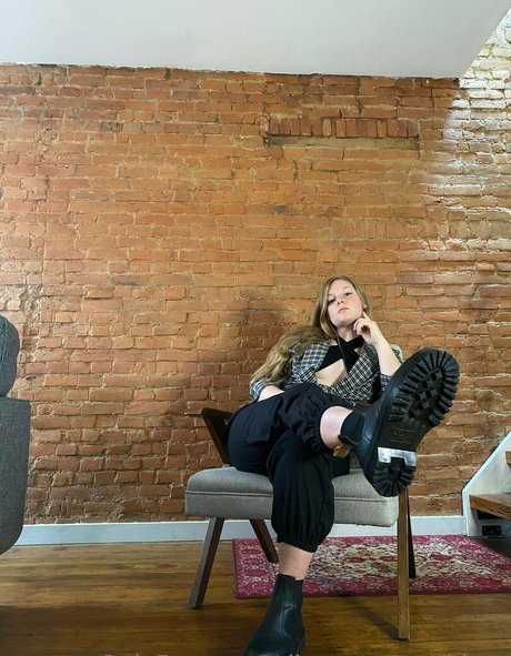 dissensus goddess model porn img