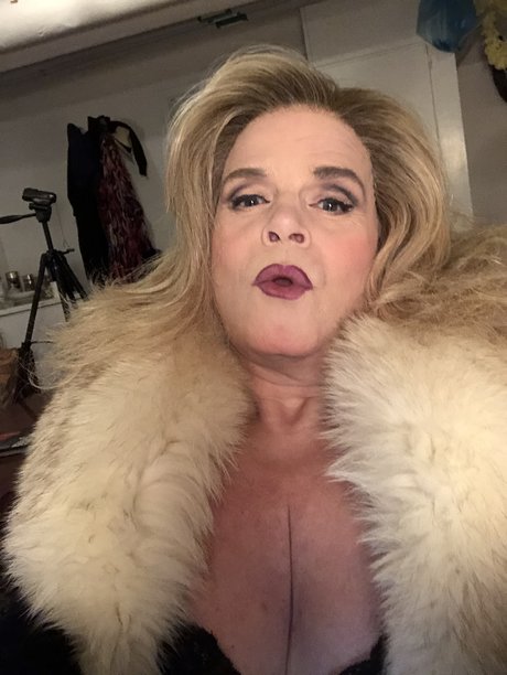 Black for Pat model pic