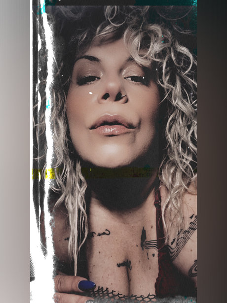 Luscious Goddess_ model high quality galleries