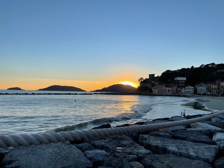 Giulia Merea pornstar hot img