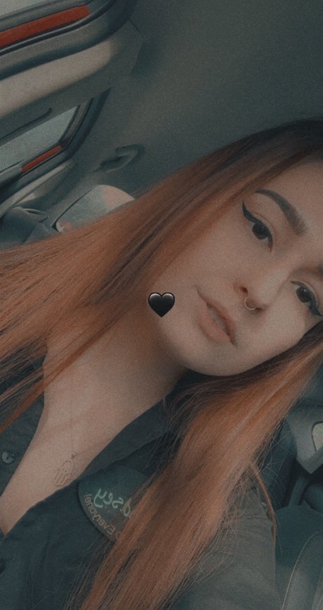 Scarlett Red pornstar perfect photos