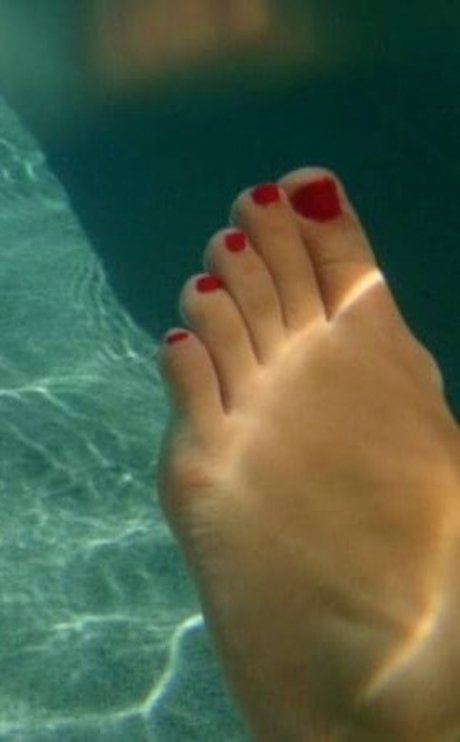 Little Feet pornstar pictures