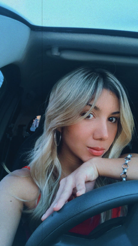 indeanaT exclusive pornstar images