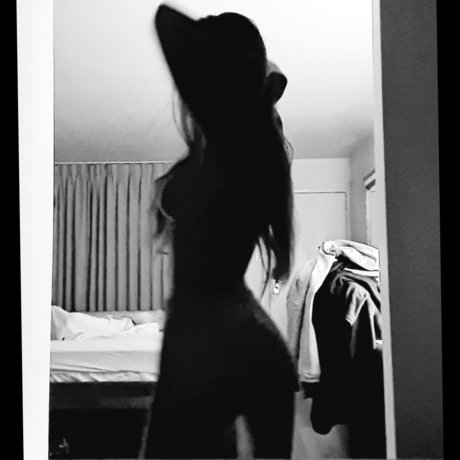 Wild Gigil model sex galleries