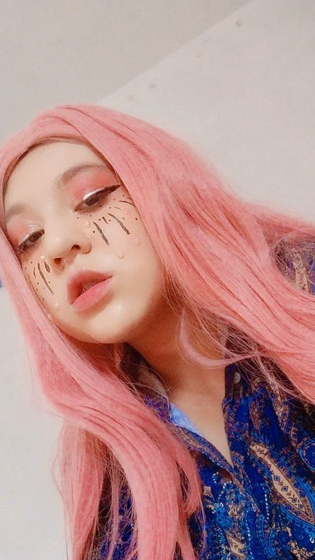 Cat Pink exclusive star pic