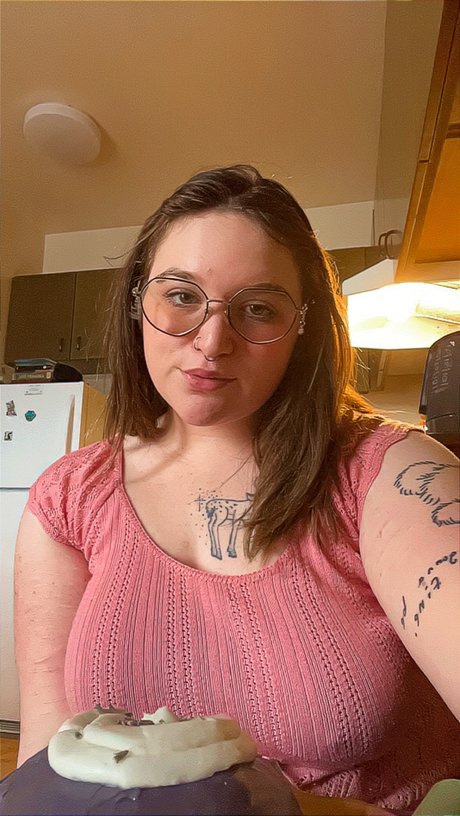 Julie bear exclusive model image