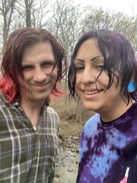 The lovers Ari n Robin hot actress images