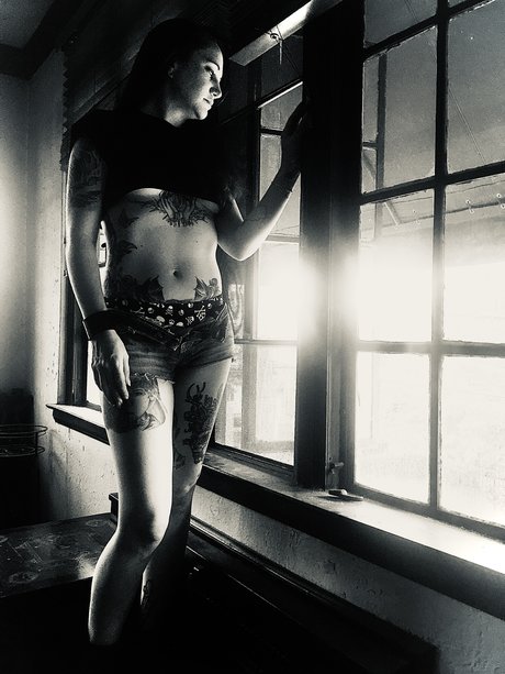 MizzMorrigana exclusive model photo