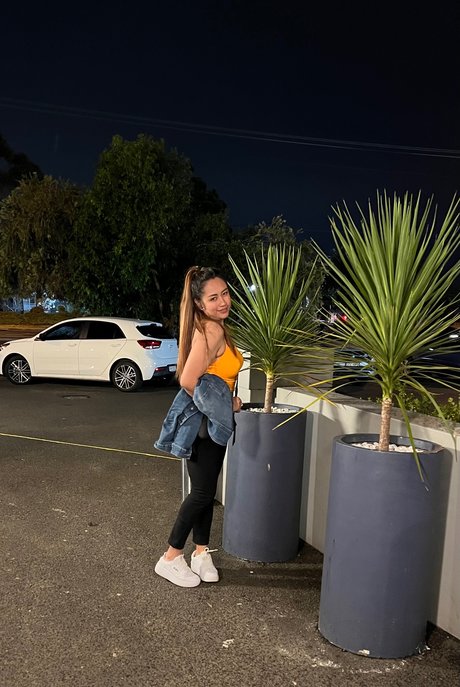 Sweet Lavander hot model pics