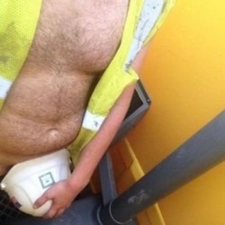 DirtyDadBod naked pornstar image