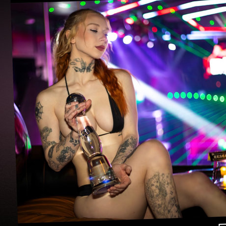 Storm_ porn model photo