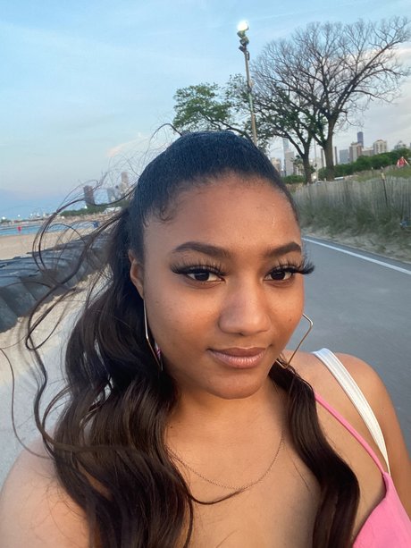 Goddess Avie Marcs_ naked star pic