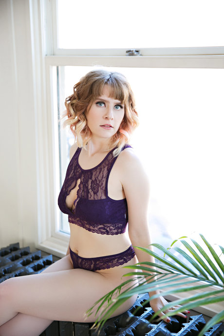 Savannah Chavez Free Petite Quirki pornstar hd image