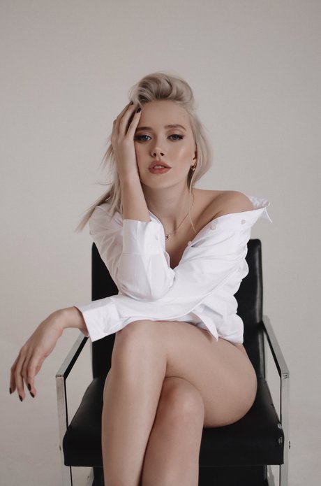 PrettieKate model sexy pics