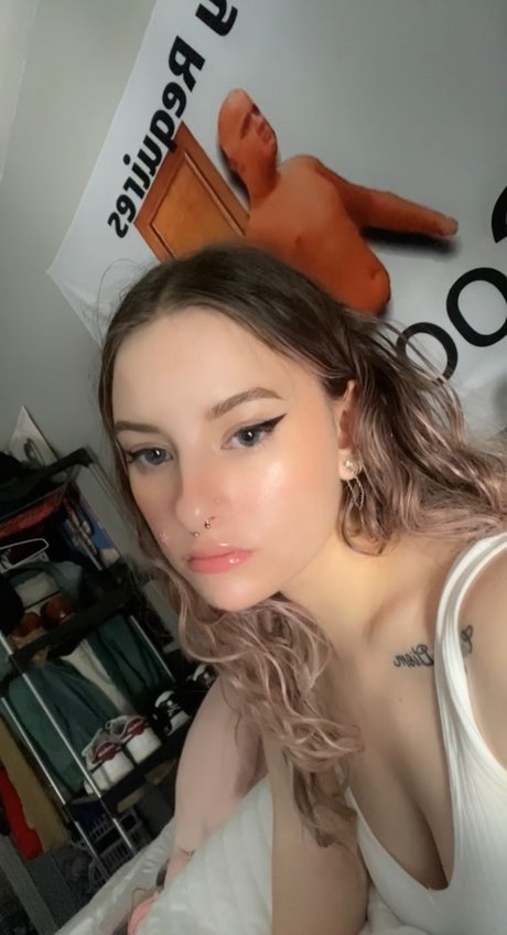 Naur model sex photos