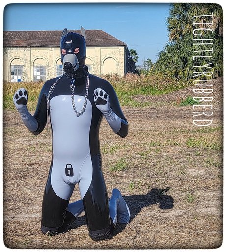 Tightlyrubberd high quality model pics