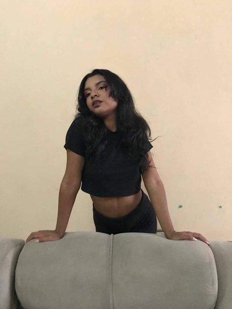 Yusneily erotic pornstar image