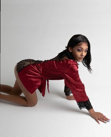 Sexy lit foreign nude pornstar pics