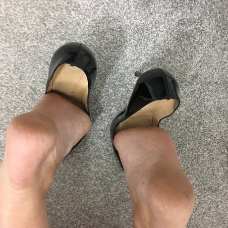 Well Worn by Mitzy high quality actress picture