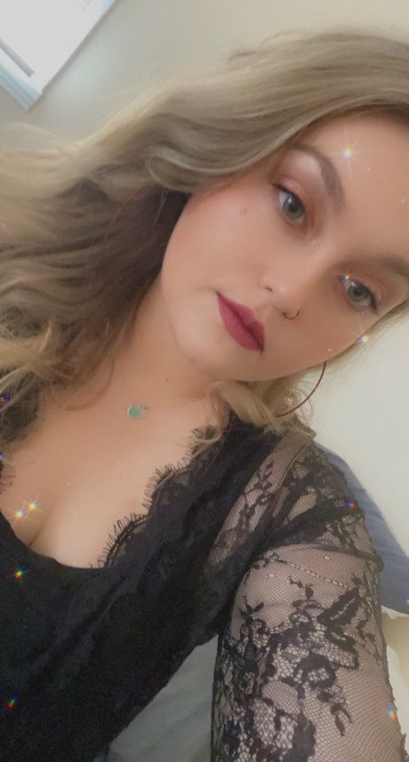 Logan Boring pornstar exclusive picture