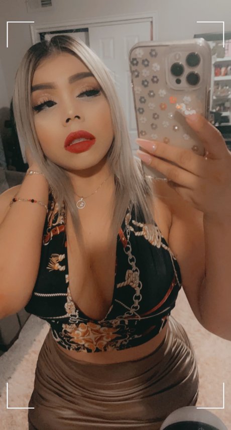 kenis Bermudez model adult image