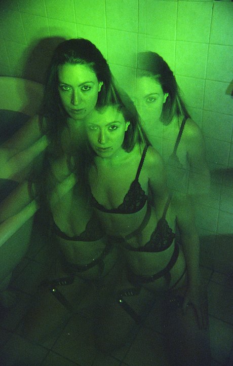 Lil Fox erotic actress archive